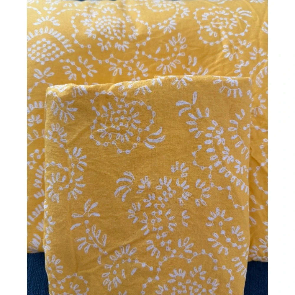 IKEA AKERTISTEL Duvet Cover King SZ Yellow White Reversible Pillowcase 102 X 85